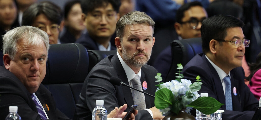 APEC会议上的密集磋商